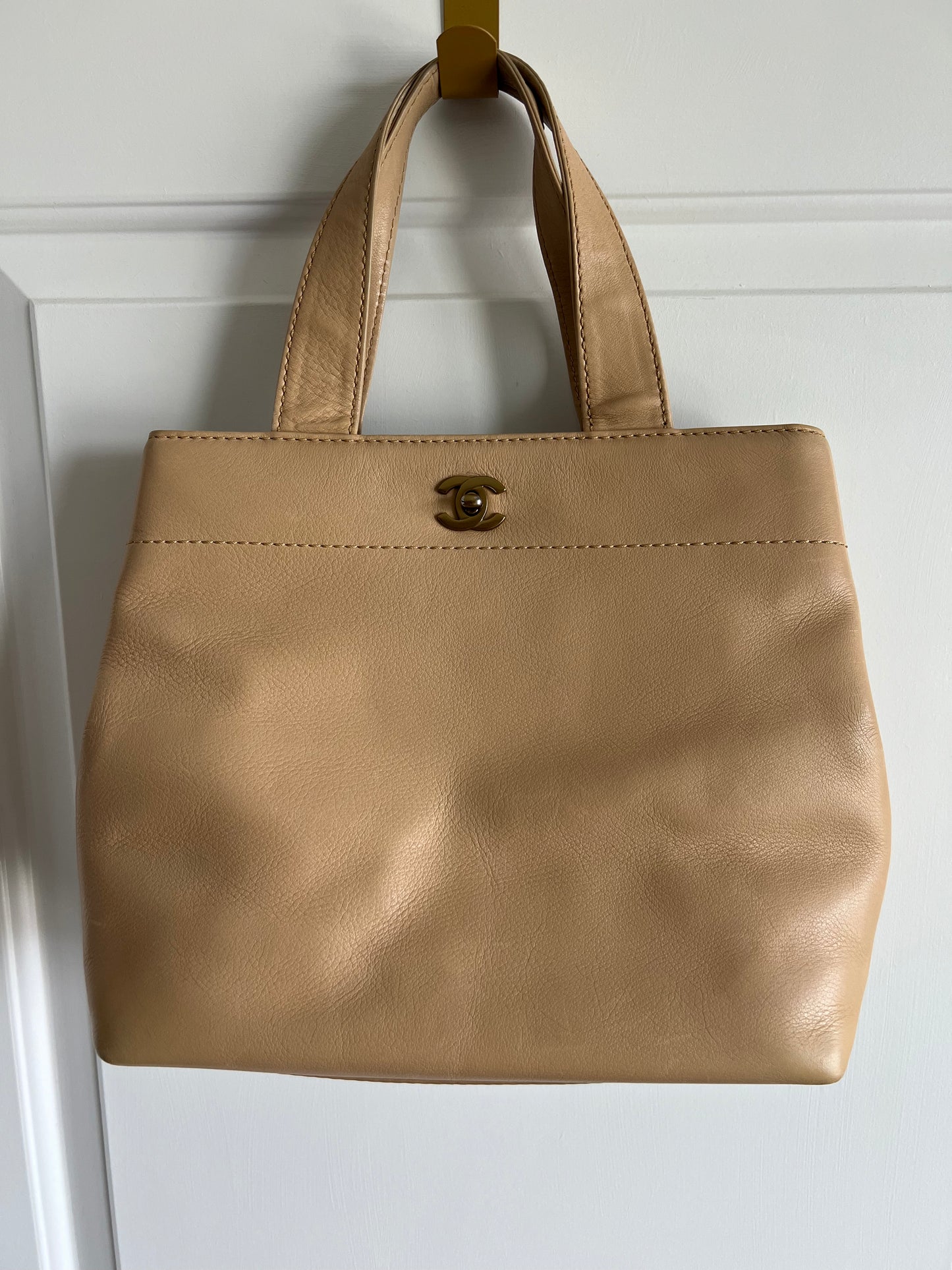 Chanel Vintage Small Cerf Two Way Tote Beige 2002-2004 7 Series