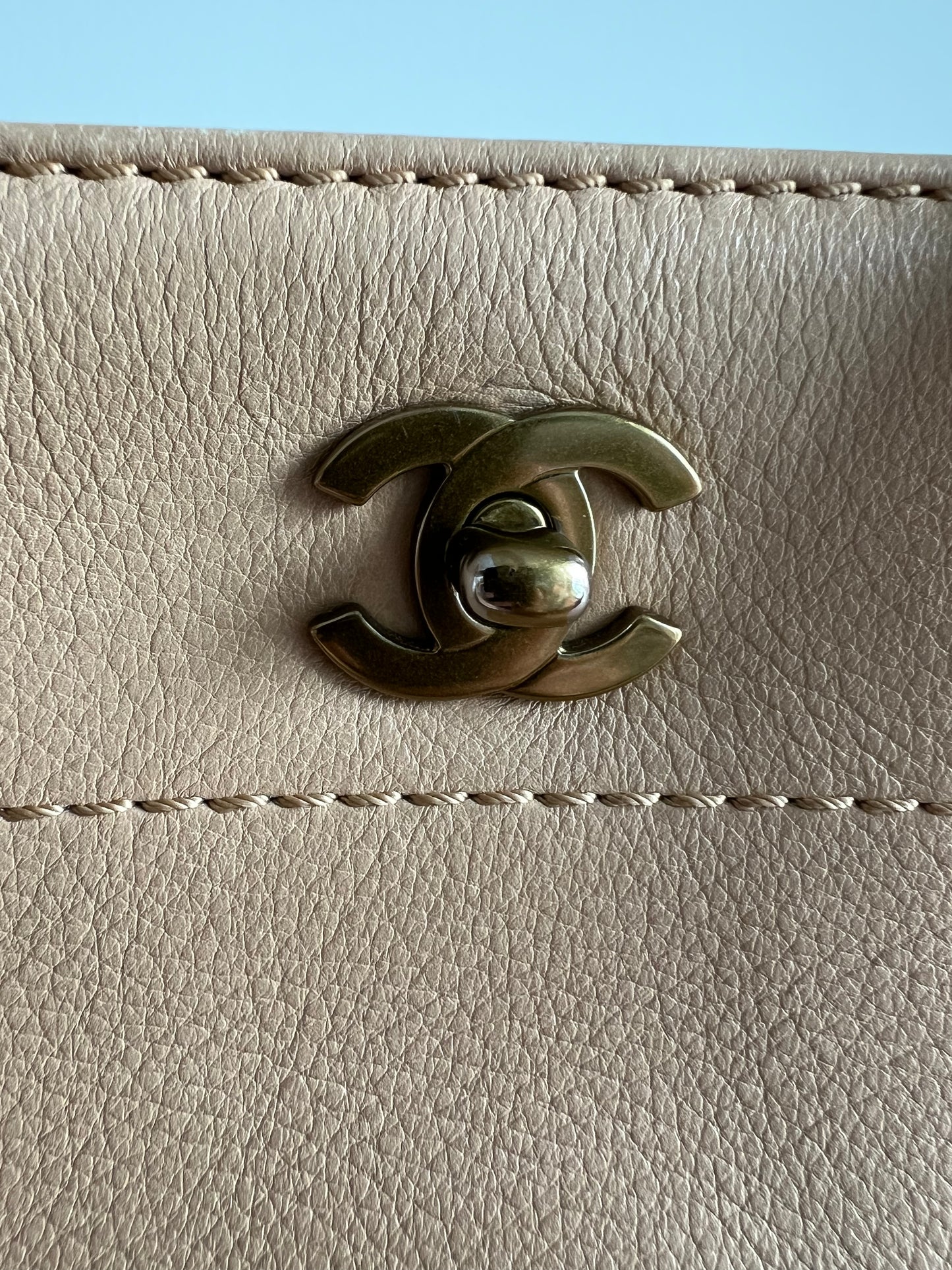 Chanel Vintage Small Cerf Two Way Tote Beige 2002-2004 7 Series