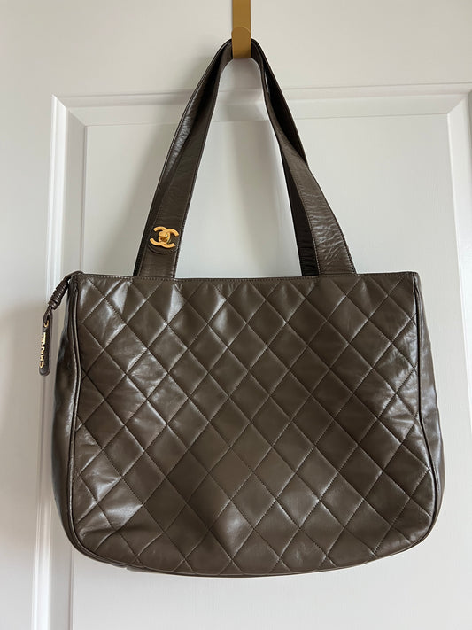 Chanel Vintage Matelasse Tote Bag Brown 3 series (retouched paint)