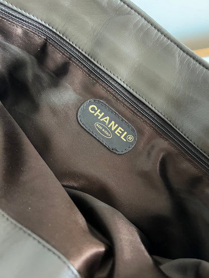 Chanel Vintage Matelasse Tote Bag Brown 3 series (retouched paint)