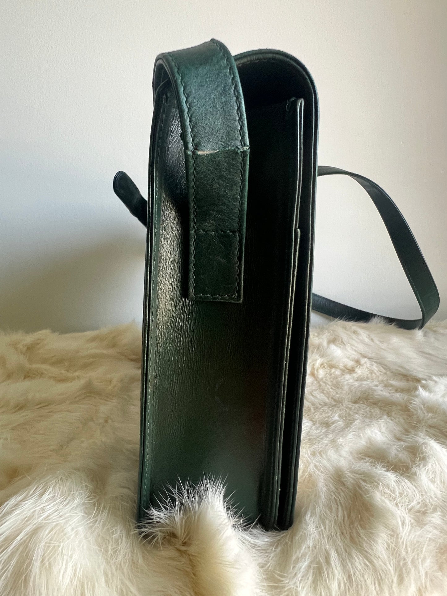 Gucci Shoulder Cross Body Green Box Trapezoid Leather Vintage Bag