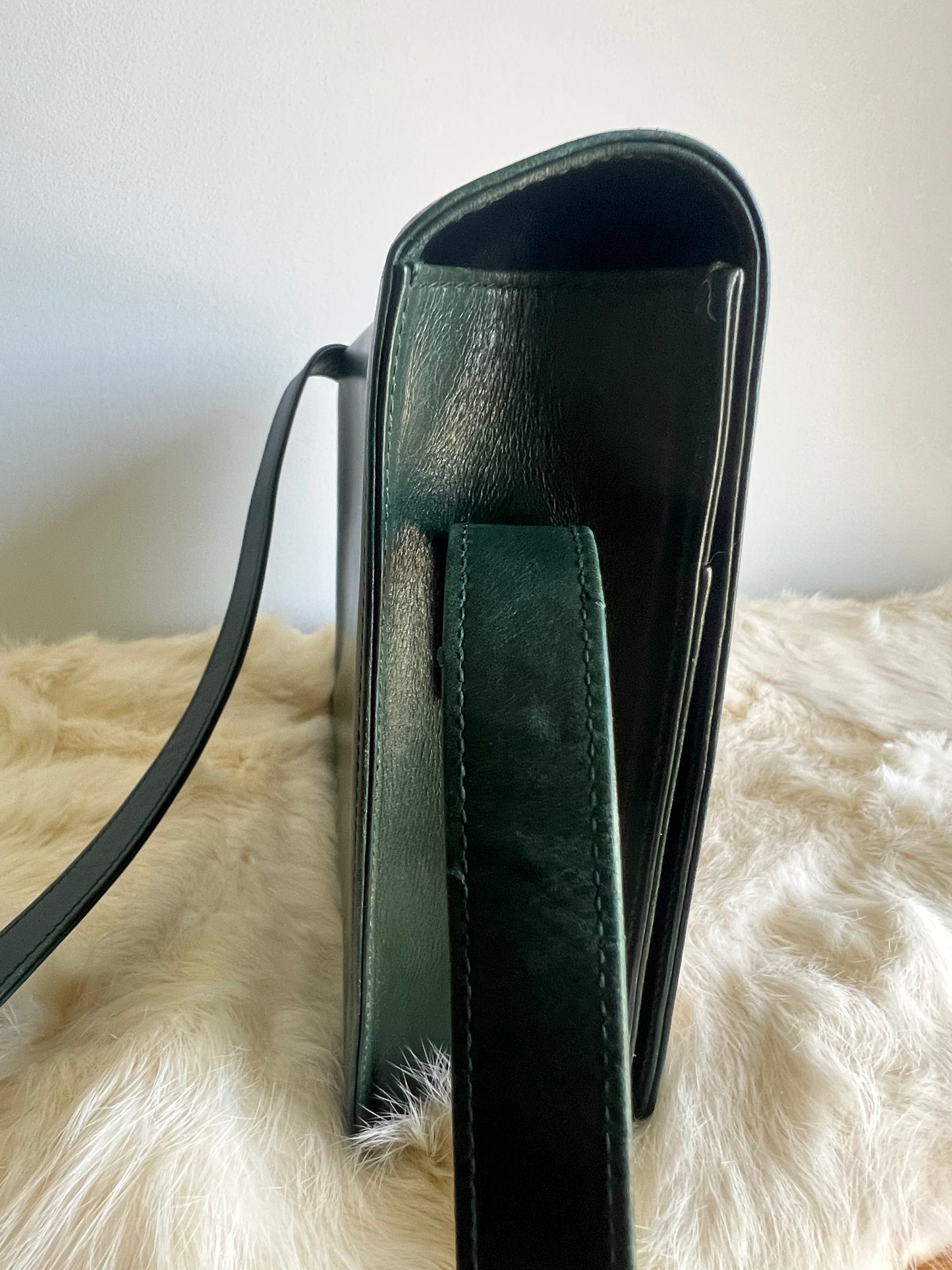 Gucci Shoulder Cross Body Green Box Trapezoid Leather Vintage Bag