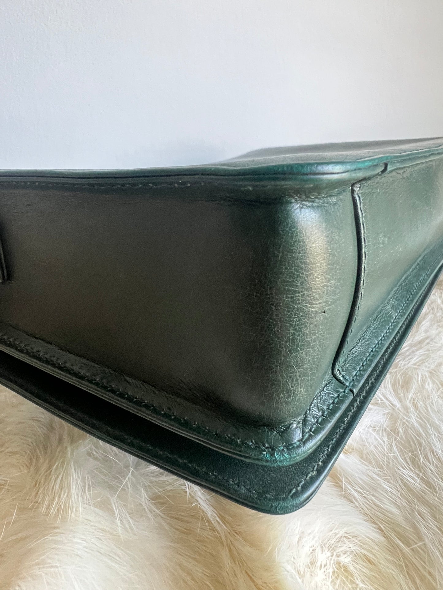 Gucci Shoulder Cross Body Green Box Trapezoid Leather Vintage Bag