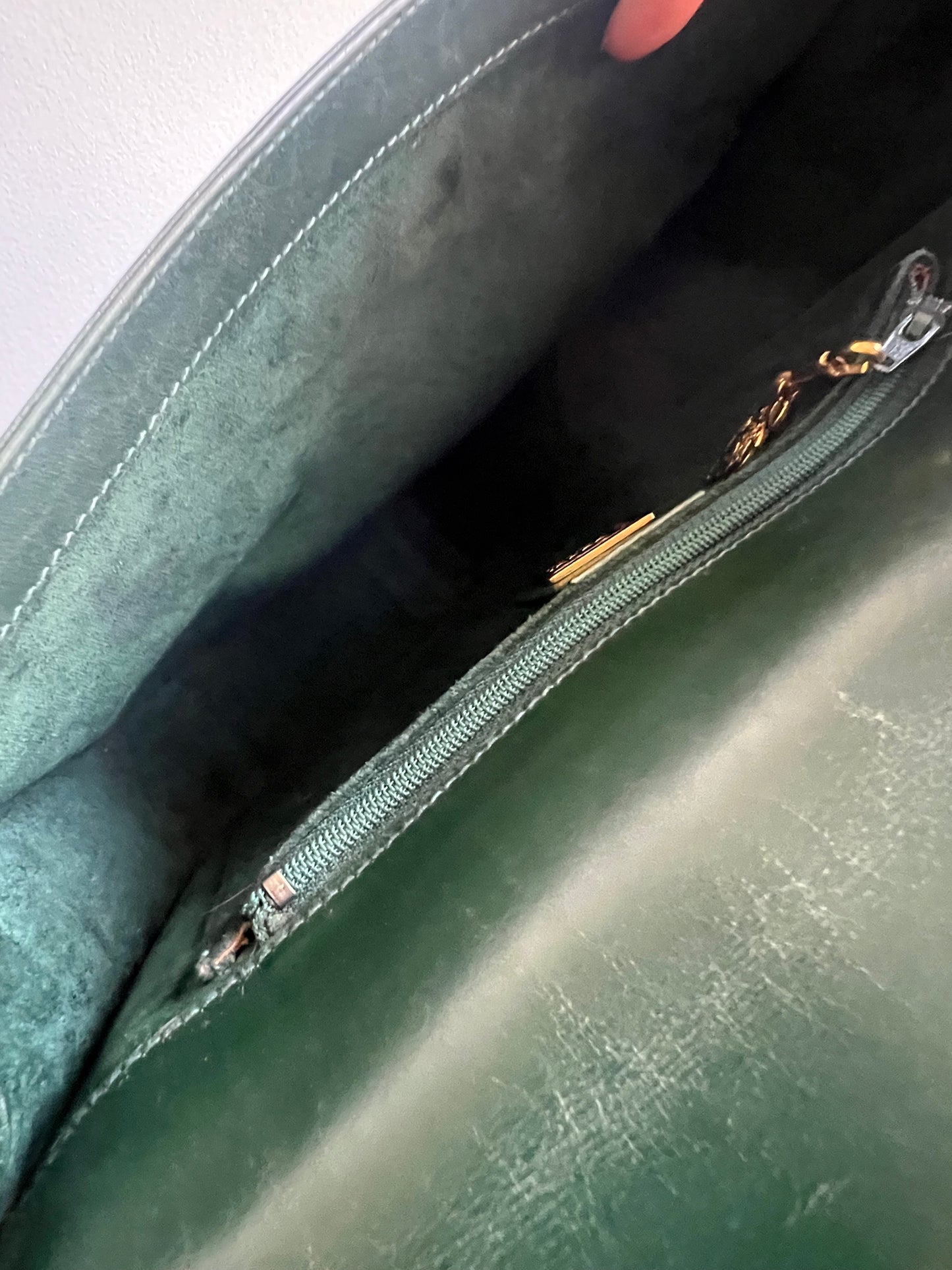 Gucci Shoulder Cross Body Green Box Trapezoid Leather Vintage Bag
