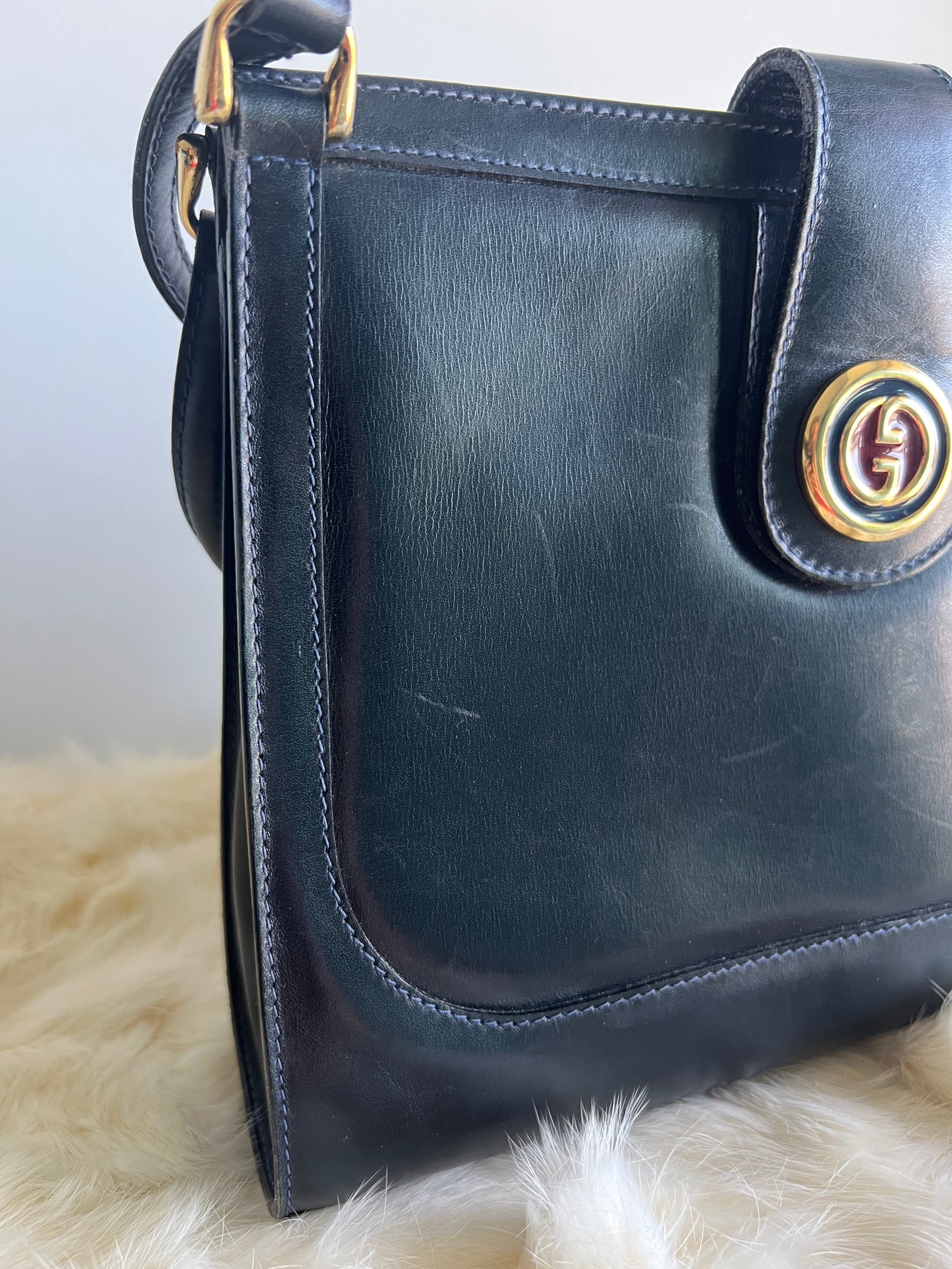 Gucci Round Logo Shoulder Bag - Navy Blue Box Leather