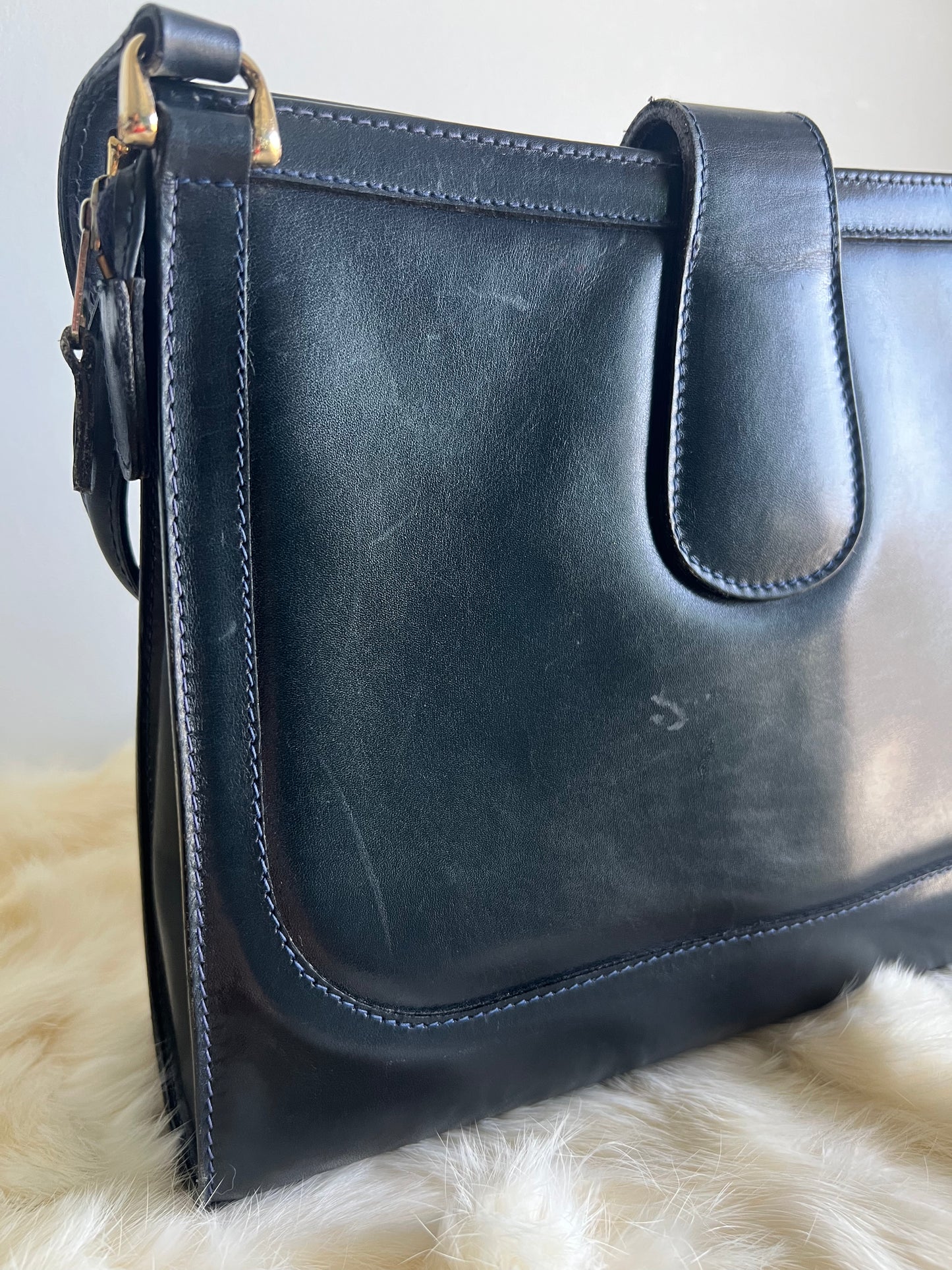 Gucci Round Logo Shoulder Bag - Navy Blue Box Leather