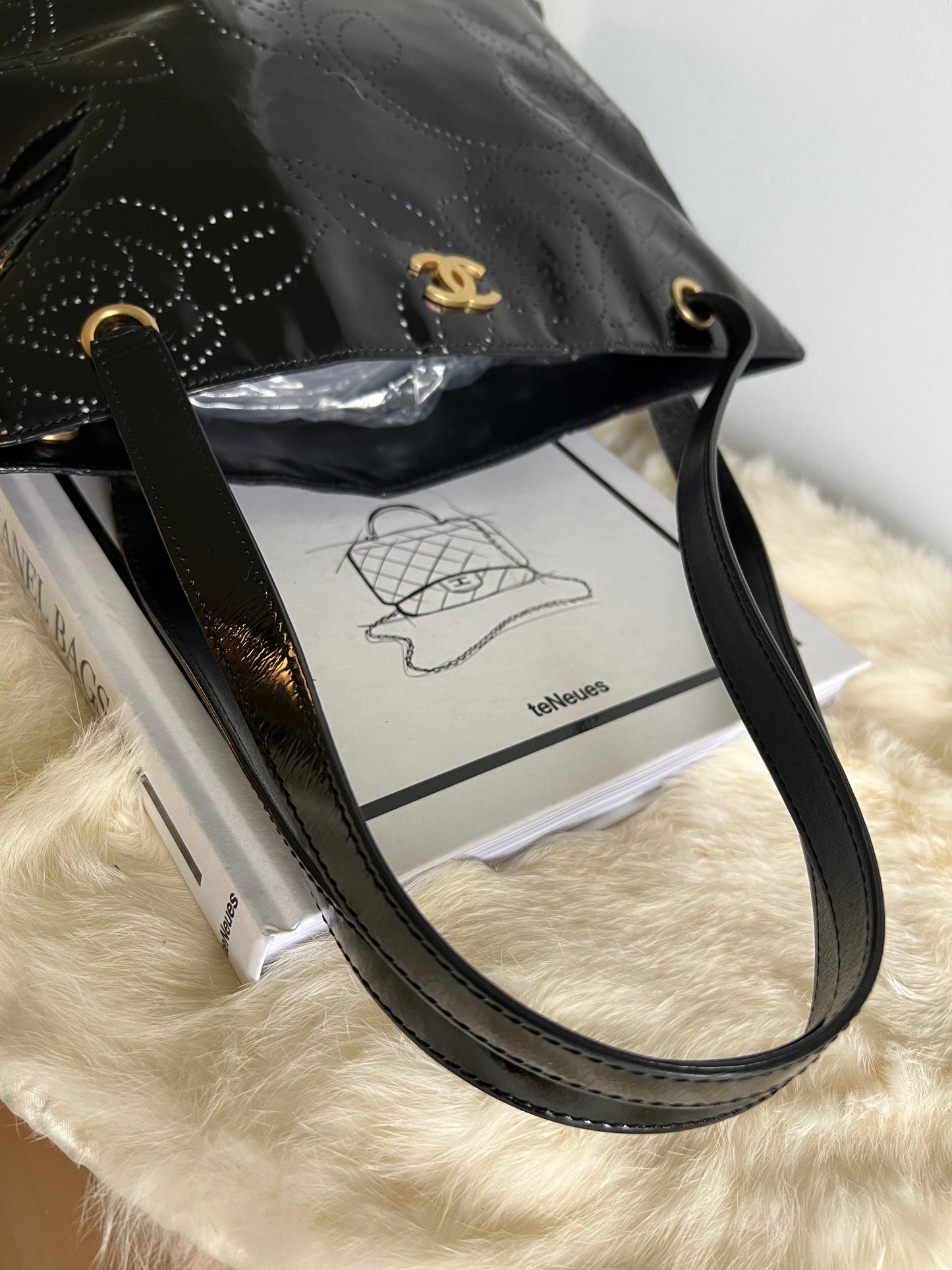Chanel Camellia Black Patent Leather Tote 8 Series 2003-2004