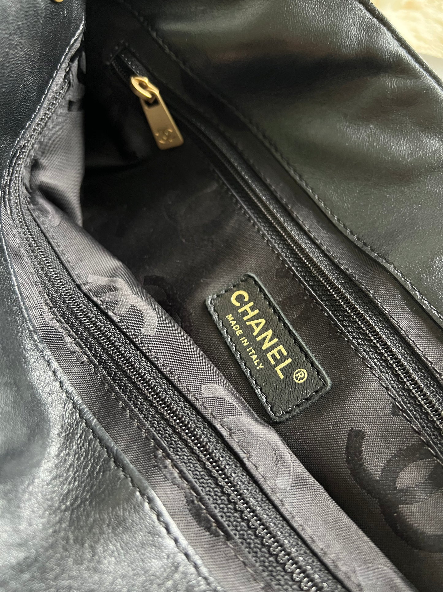 Chanel Camellia Black Patent Leather Tote 8 Series 2003-2004
