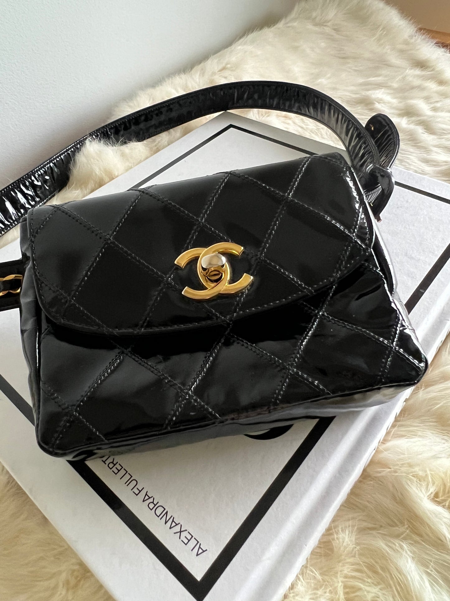 Chanel Patent Leather 1980s Belted Waist Pouch - Black