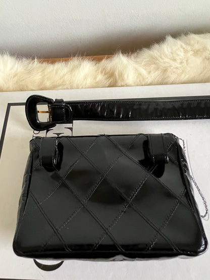 Chanel Patent Leather 1980s Belted Waist Pouch - Black