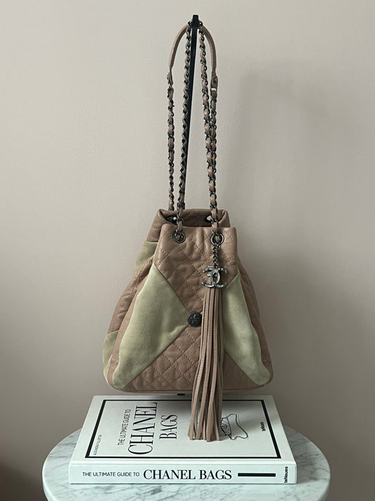 Chanel Paris Seoul Patchwork Bag 2016-2017 Dusty pink calf and beige suede